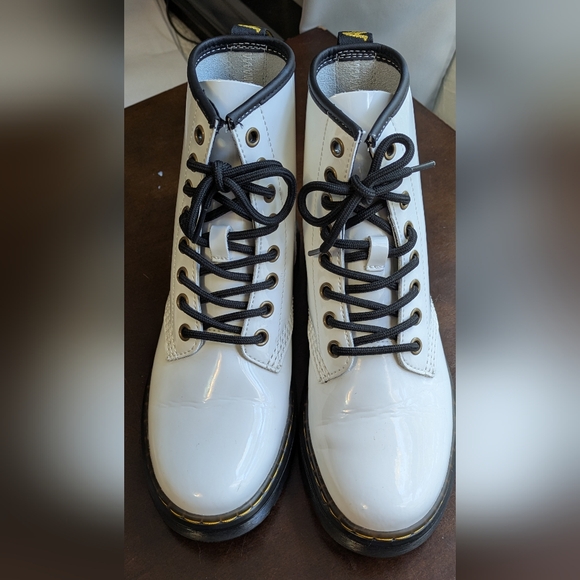 Dr. Martens Shoes - Dr. Martens Zavala White Unisex Boots. Men 4, Women 5